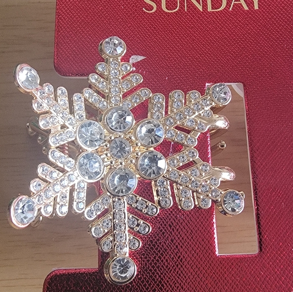SUNDAY STATE Gold Snowflake Hair Clasps - Picture 2 of 4